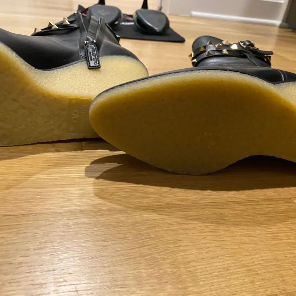 Valentino Garavani Rockstud wedge boots - Picture 2 of 3